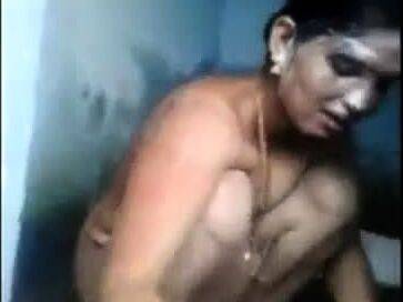 Indian milf bathing and showing her beautiful pussy - India on pornmilftube.net