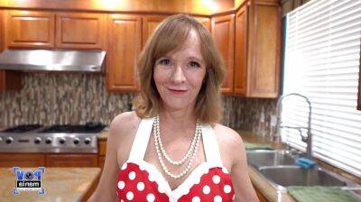 Hot sexy MILF Cindi Sinclair on her knees in the kitchen sucking cock! POVMania on pornmilftube.net