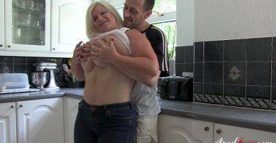 Busty old mom loudly fucked in a great morning hardcore in the kitchen on pornmilftube.net