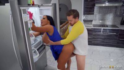 Kyle Mason and Sybil Stallone: Playtime during Kitchen Tasks with Big Tits & Big Ass MILF on pornmilftube.net